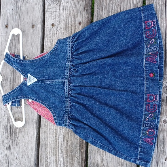 Oshkosh jumper jean dress. Embroidered ABC and apple. Toddler 18m. - Picture 4 of 6